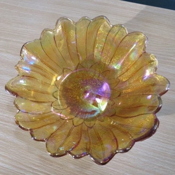 Vintage Iridescence Yellow / Amber Sunflower Glass Bowl - Picture 3 of 6